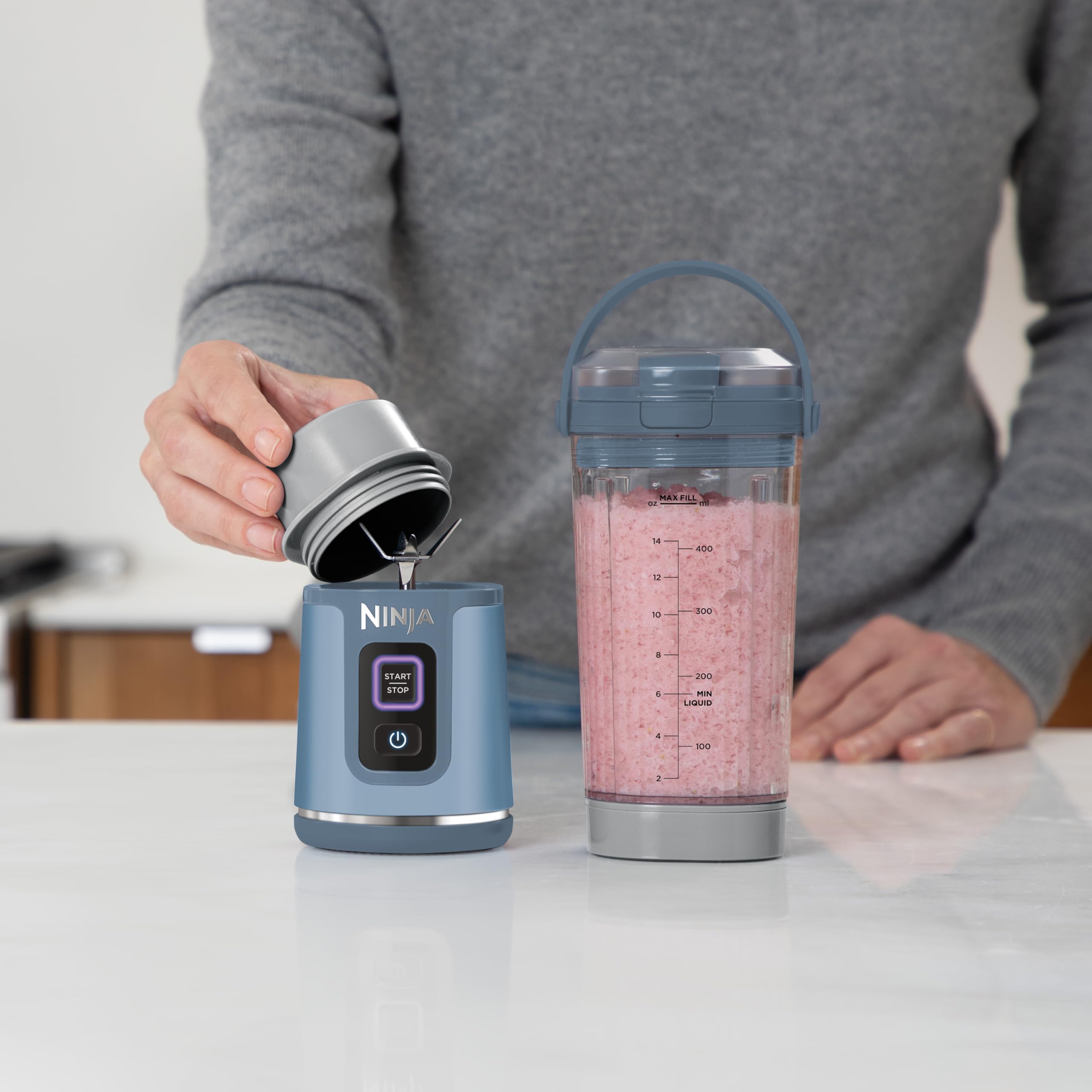 Ninja Blast Tragbarer Mixer / Blender / Smoothie Maker, 530ml Becher, Auslaufsicherer Deckel, Leistungsstarker Mini Standmixer, Kabellos & Wiederaufladbar, Zerkleinert Eis & Obst, Blau, BC151EUNV