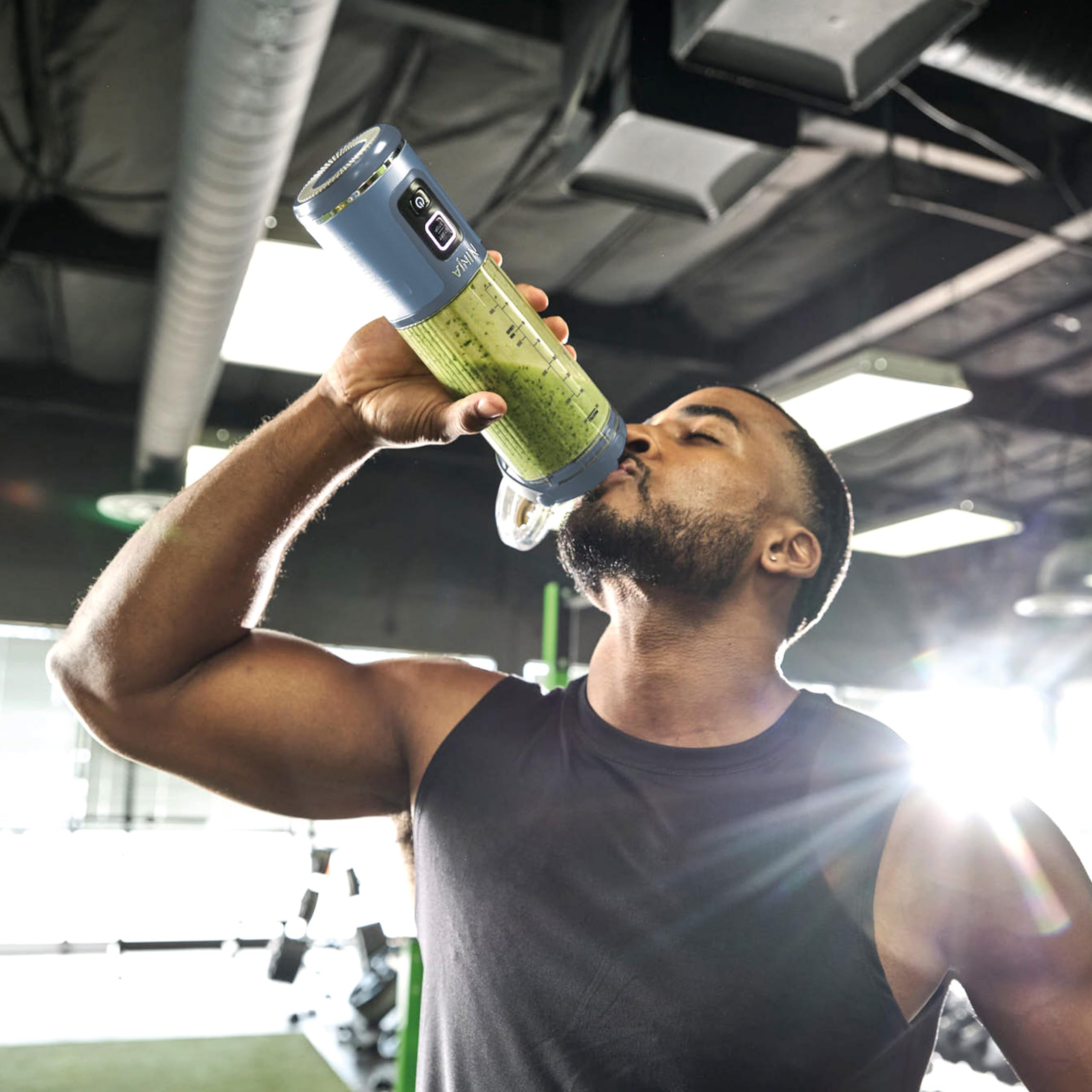 Ninja Blast Tragbarer Mixer / Blender / Smoothie Maker, 530ml Becher, Auslaufsicherer Deckel, Leistungsstarker Mini Standmixer, Kabellos & Wiederaufladbar, Zerkleinert Eis & Obst, Blau, BC151EUNV