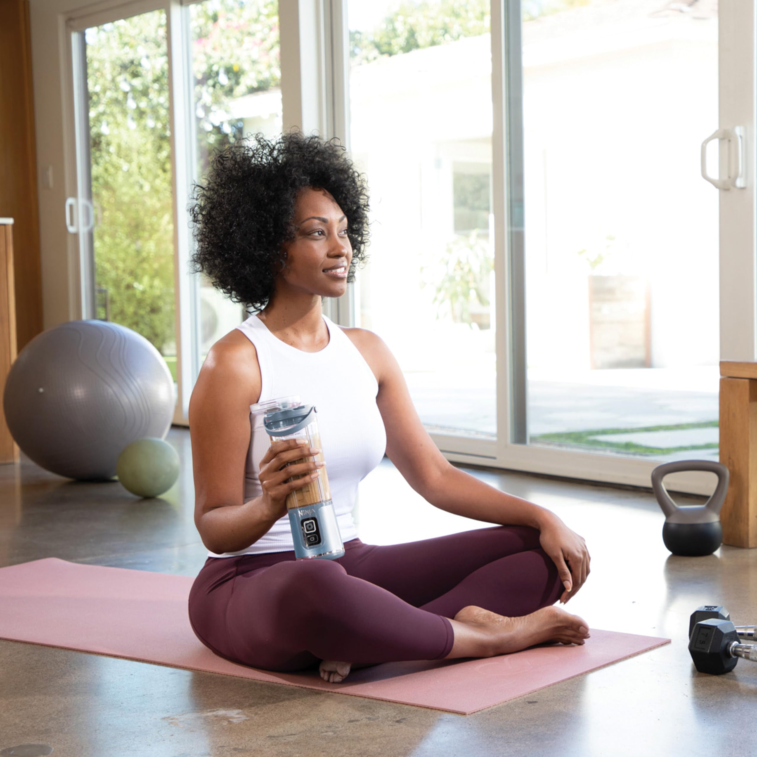 Ninja Blast Tragbarer Mixer / Blender / Smoothie Maker, 530ml Becher, Auslaufsicherer Deckel, Leistungsstarker Mini Standmixer, Kabellos & Wiederaufladbar, Zerkleinert Eis & Obst, Blau, BC151EUNV